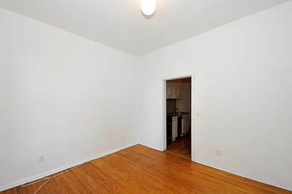 Rented by Aether Property Group | media 13