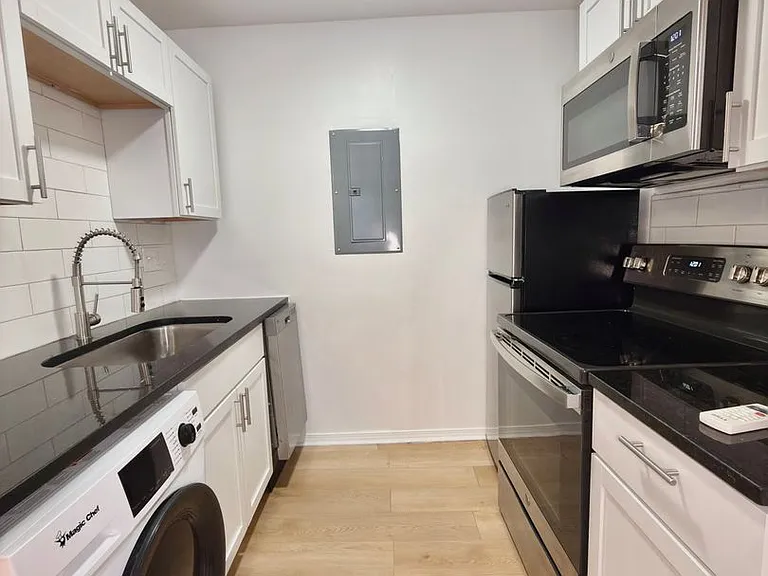 139 E Clifton Ave — Photo 9
