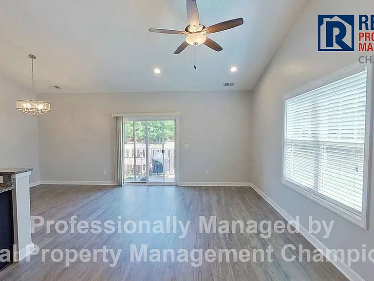 148 Lincoln Place Cir — Photo 3