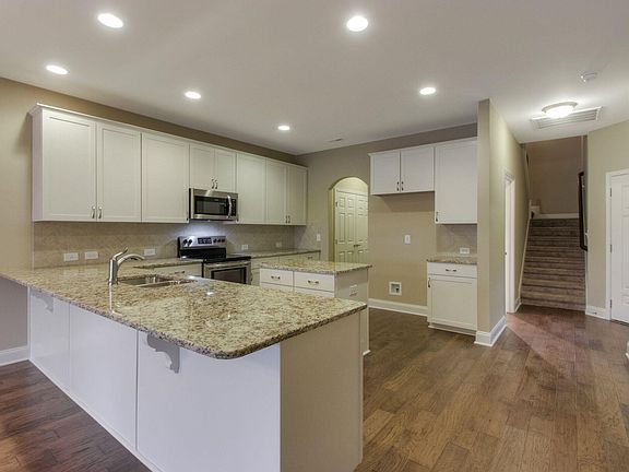 3rd image of 348 Madeira Pl #Ke7-lot 7