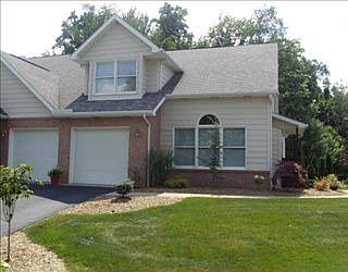 5th image of 44 Lakeridge Dr