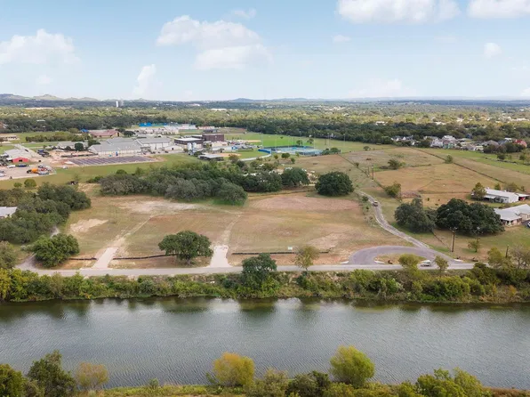 1426 River Run, Blanco, TX 78606