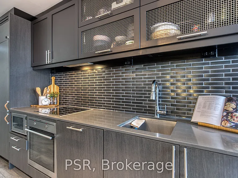 783 Bathurst St #321 — Photo 2