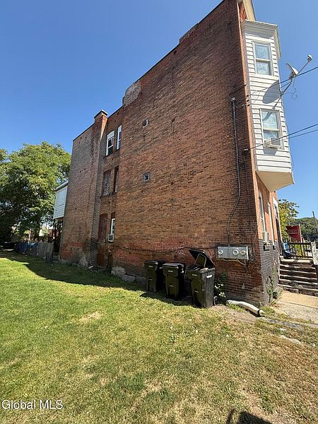 4th image of 32 Douw Street