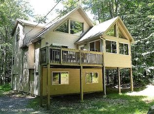 251 Farmers Ln, Pocono Lake, PA