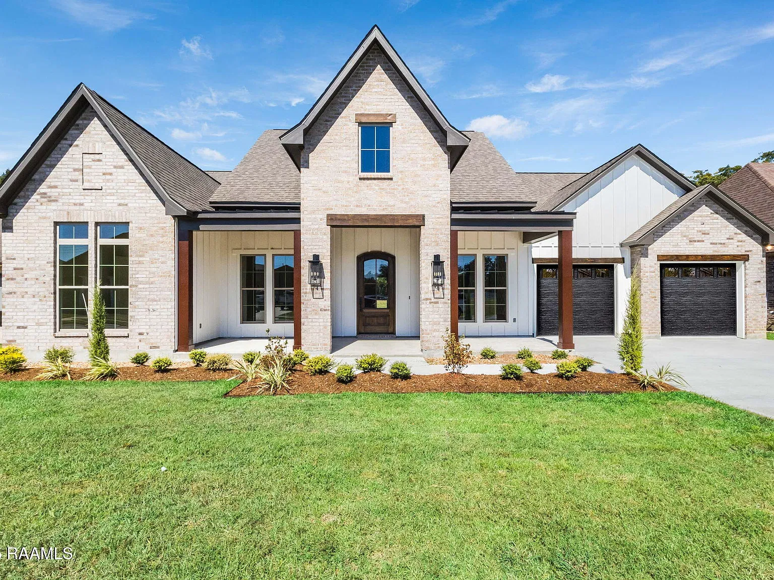 4 bed, 3.5 bath, 3026 sqft, $4,500 — Photo 1