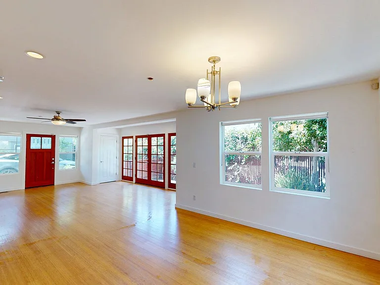 1147 Francisco St — Photo 6
