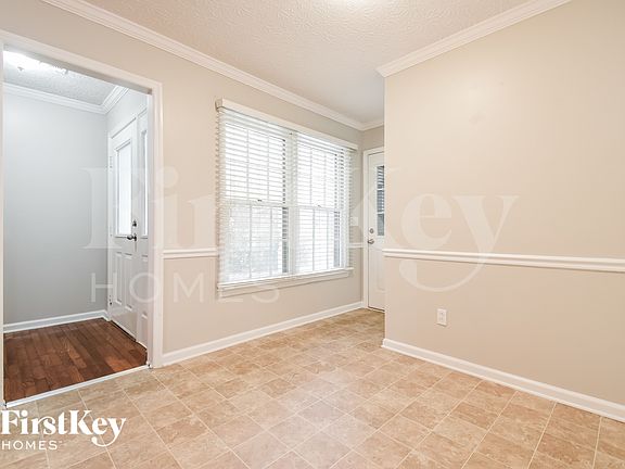 5th image of 2403 Windridge Dr NE