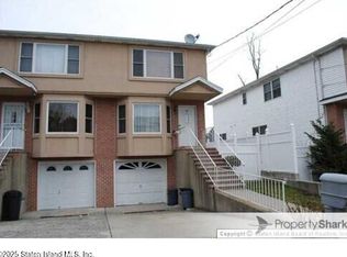27 Conger St, Staten Island, NY 10305
