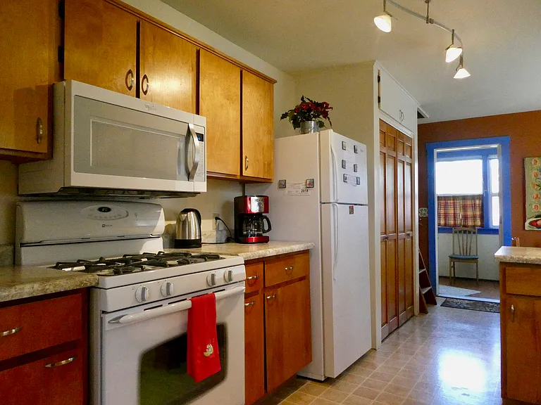 140 Central Ave — Photo 11