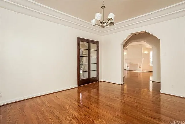 1125 S Hayworth Ave — Photo 6