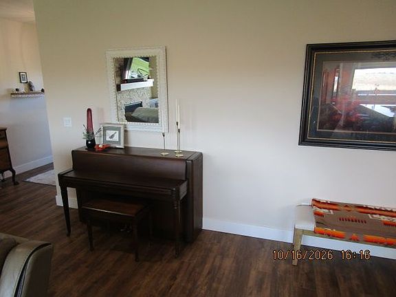 4th image of 2126 SW Tahoe Ave