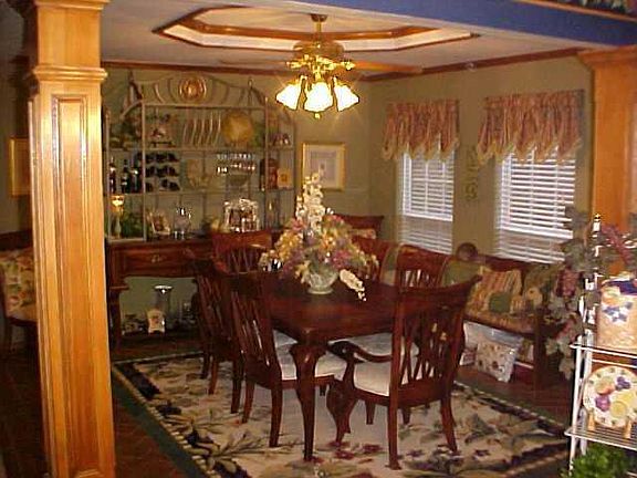 4th image of 4 Eastcreek Dr