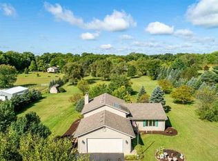 10874 Hamborg Rd, Roscoe, IL 61073