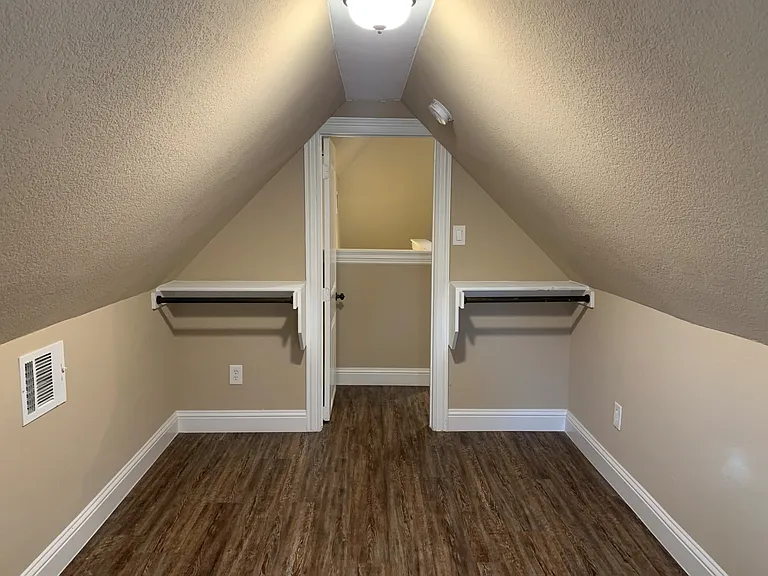 1433 S Travis St #A — Photo 39