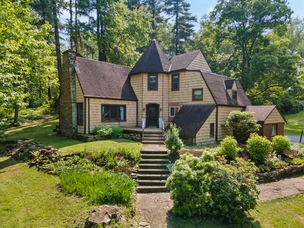 27 Girdwood Ln, Gibsonia, PA 15044