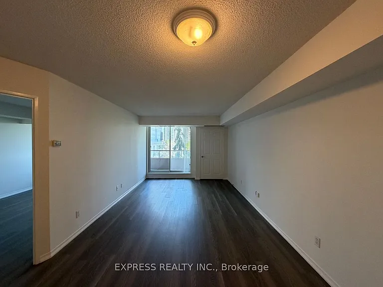 18 Hillcrest Ave #501 — Photo 5