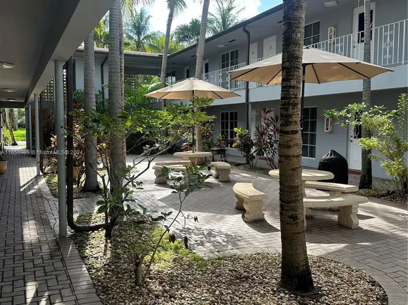 105 NE 12th Ave APT 5, Hallandale, FL 33009