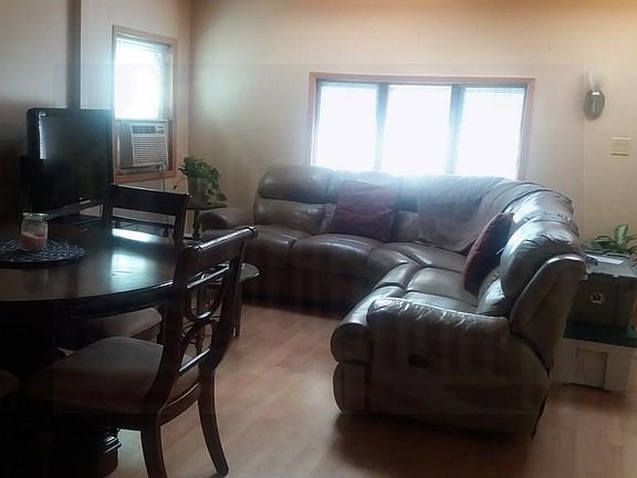 2nd image of 3064 Heath Ave
