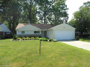 521 Bayfair Dr, Bay Village, OH