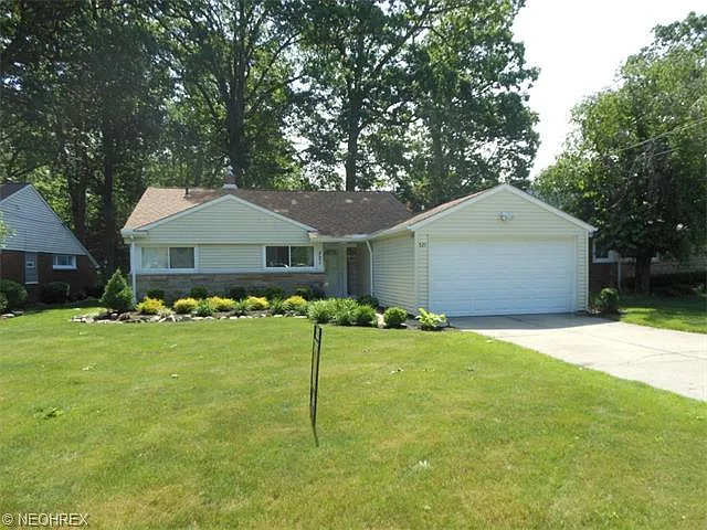 521 Bayfair Dr photo 1