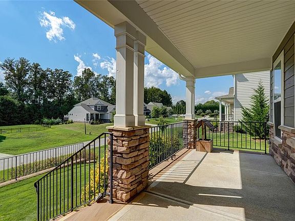 4th image of 8104 Manakel Dr