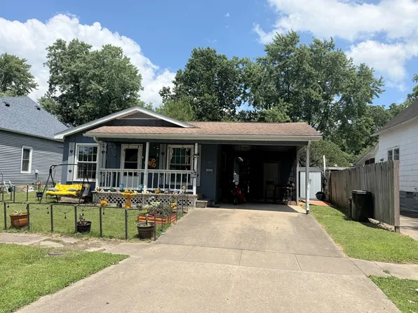 408 N 12th St, Herrin, IL 62948