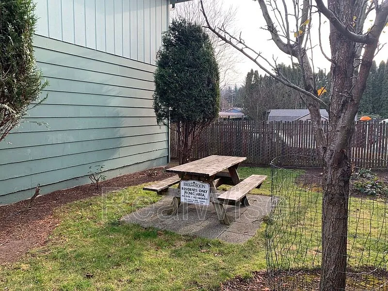 2 bed, 1.0 bath, 780 sqft, $1,250 — Photo 3