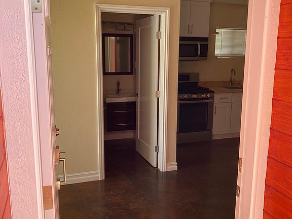 2nd image of 1812 Missouri St Unit C