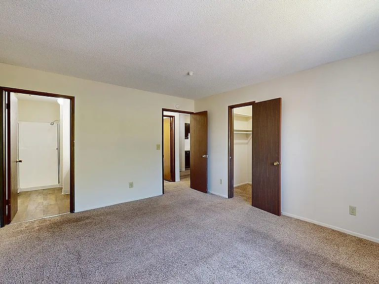 Stone Grove Apartments — Photo 17