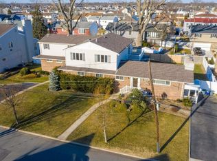 3497 Frederick St, Oceanside, NY 11572