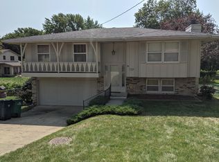 7606 Airline Ave, Urbandale, IA 50322