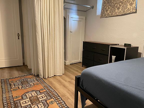 Bedroom Closet & Storage