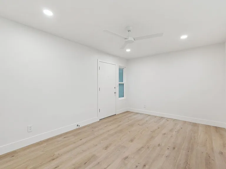 Muir Place — Photo 18