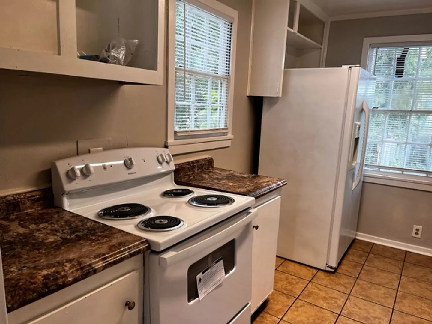 Charming 3BR/1BA Home Near VSU w/ Upgraded Kitchen & Hardwood Floors! — Photo 3