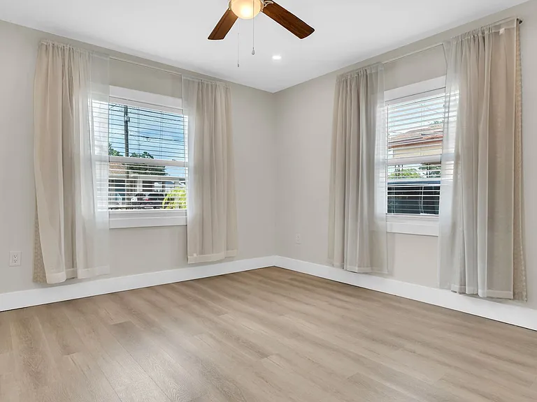 2906 W Nassau St — Photo 12