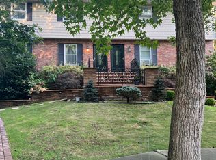 12 Grant Ct #12, East Northport, NY 11731