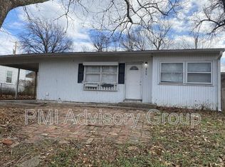409 SE 34th St, Topeka, KS 66605
