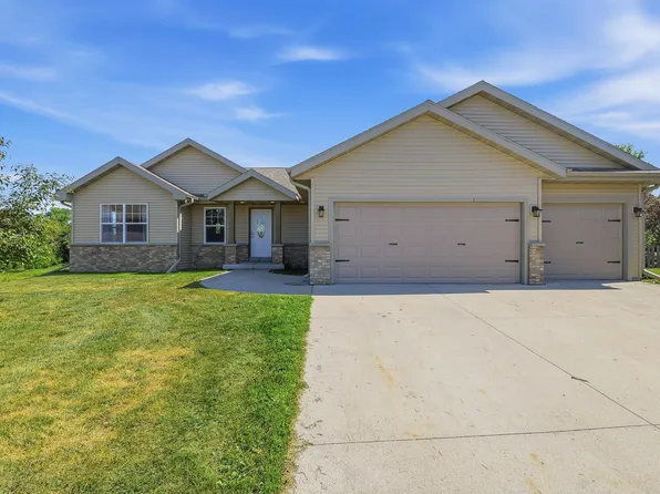 105 Honeycrisp Dr, Beaver Dam, WI 53916