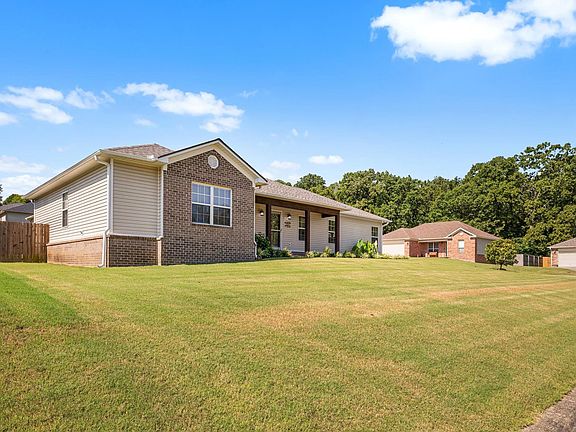 2nd image of 305 Weathering Ln