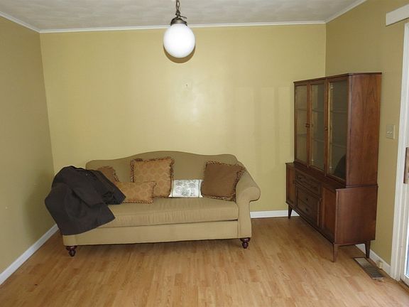 4th image of 809 W Hively Ave