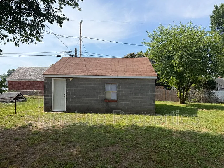 2411 Carlisle Ave — Photo 5