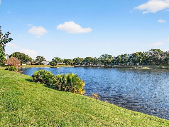 4th image of 23145 Via Stel