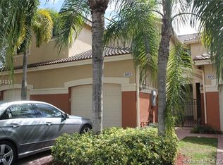 4052 Timber Cove Ln, Fort Lauderdale, FL 33332