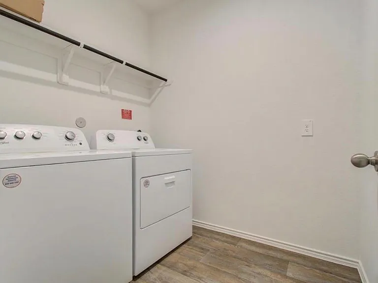 4230 Ramsbury Reach Ct — Photo 16