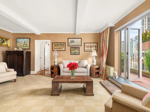 2 Beekman Pl APT 12F, Manhattan, NY 10022