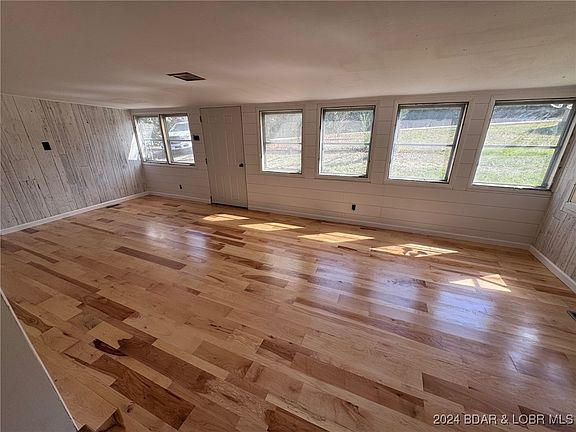 3rd image of 26736 Cherokee Dr