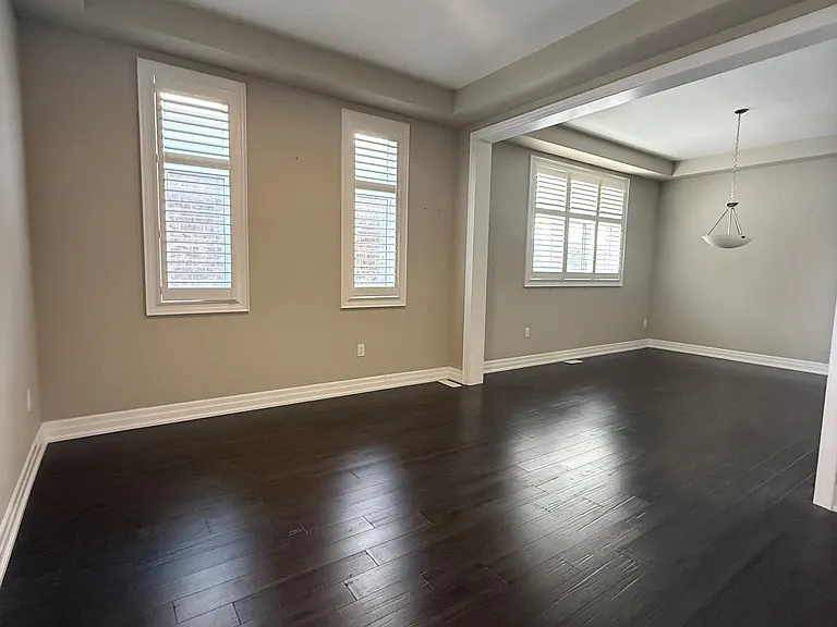 222 N Park Blvd — Photo 4