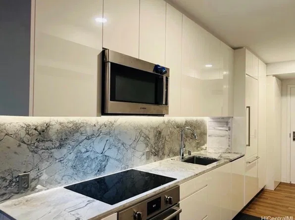 987 Queen St #3405, Honolulu, HI 96814