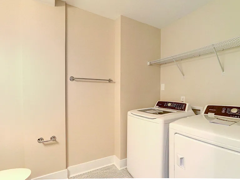 14 W Leigh St — Photo 4